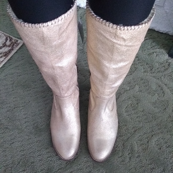 🌿GOLD BRUSHED BOOTS🌿 - Picture 4 of 7